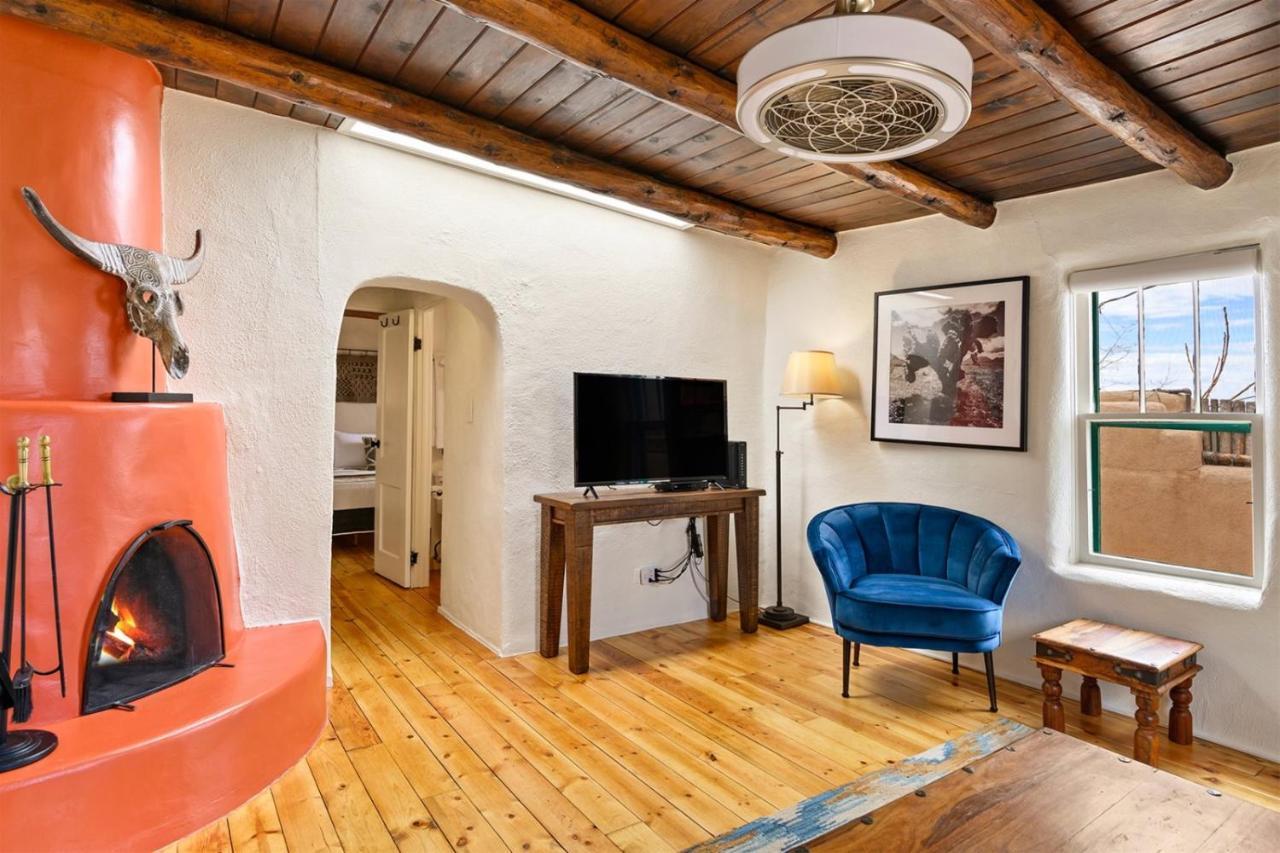 Casa Azul - Hilltop Gem, Authentic Style * Santa Fe